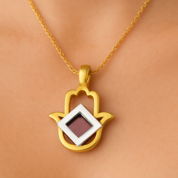 תליון חמסה זהב משובץ ננו תנ״ך